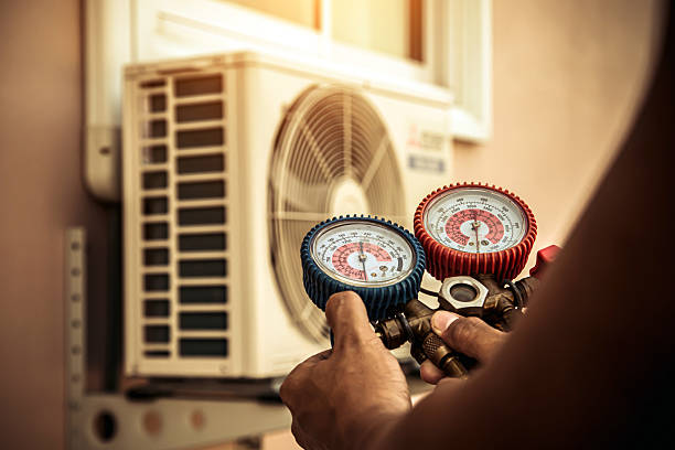Professional Hvac technician working in Prairieville, LA